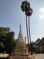 Asisbiz Kyaik Ka San Pagoda stupa crown design features South Oak ka lar 2009 04