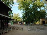 Asisbiz Monywa Shwe Ba Hill monastery grounds Dec 2000 05