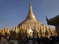 Asisbiz Myanmar Yangon Shwedagon Pagoda new year celibrations Jan 2010 03