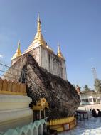 Asisbiz Bago Shwemawdaw Old Hti which collapsed due to an earthquake in 1917 03