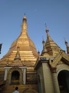 Asisbiz Yangon Sule Pagoda goldern stupa Jan 2010 09