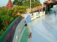 Asisbiz Mandalay Hill Sutaungpyei Pagoda Nov 2004 03