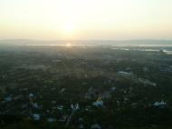 Asisbiz Mandalay Hill Sutaungpyei Pagoda sunset Nov 2004 02