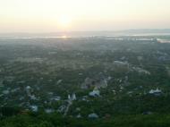 Asisbiz Mandalay Hill Sutaungpyei Pagoda sunset Nov 2004 05