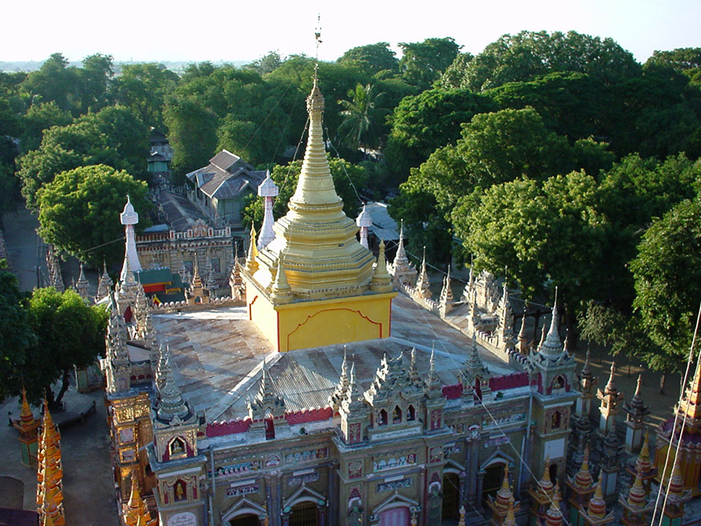 Thanboddhay paya Tower views Monywa Sagaing Myanmar Dec 2000 01