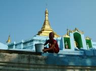 Asisbiz Between Kyauktan and Thilawa Port blue pagoda Oct 2004 11
