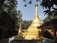 Asisbiz U To near Hle Guu main monastery stupa 2010 05