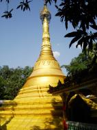 Asisbiz U To near Hle Guu main monastery stupa 2010 10