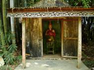 Asisbiz U To near Hle Guu monastery guardian bamboo gardens 2010 02