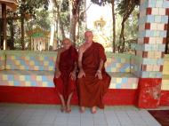 Asisbiz U To near Hle Guu way to Prome head monk U Ku Tha La 2010 02