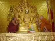 Asisbiz Zalun Pagoda main Buddha Jan 2001 07