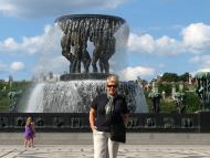 Asisbiz Vigeland Sculpture Park The Fountain Oslo Norway 02