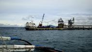 Asisbiz Philipinas Shell Petroleum corporation refinery pier viewed from a bunca 04