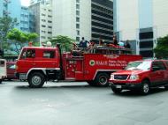 Asisbiz Manila Skyline Makati Fire Truck Makatis finest 01