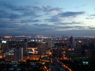 Asisbiz Manila Skyline Makati Glorietta Shangri La May 2004 01