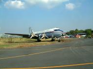 Asisbiz Philippines Ninoy Aquino Airport NAIA DC 6 RP C325 Mar 2003 02