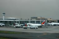 Asisbiz Philippines Ninoy Aquino Airport NAIA Philippine Airlines PAL aircraft Feb 2009 01