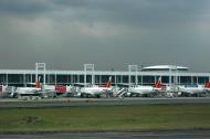 Asisbiz Philippines Ninoy Aquino Airport NAIA Philippine Airlines PAL aircraft Feb 2009 03