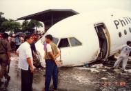 Asisbiz Philippine Airlines Accident RP C1193 BAC 111 516FP 21 JUL 1989 02