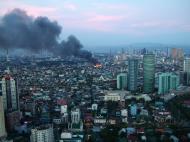 Asisbiz Philippines Roxas Triangle Makati Rockwell warehouse fire Dec 26 2004 08
