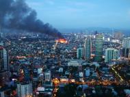 Asisbiz Philippines Roxas Triangle Makati Rockwell warehouse fire Dec 26 2004 11