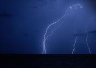 Asisbiz An electrical storm Varadero Bay Tabinay Oriental Mindoro Philippines 01