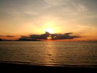 Asisbiz OMG holding hands pastel dawn over Varadero Bay Tabinay Oriental Mindoro Philippines 03