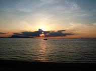 Asisbiz OMG holding hands pastel dawn over Varadero Bay Tabinay Oriental Mindoro Philippines 05