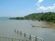 Asisbiz Buddhist Pilgrimage near Malaysian Boarder Apr 2001 01