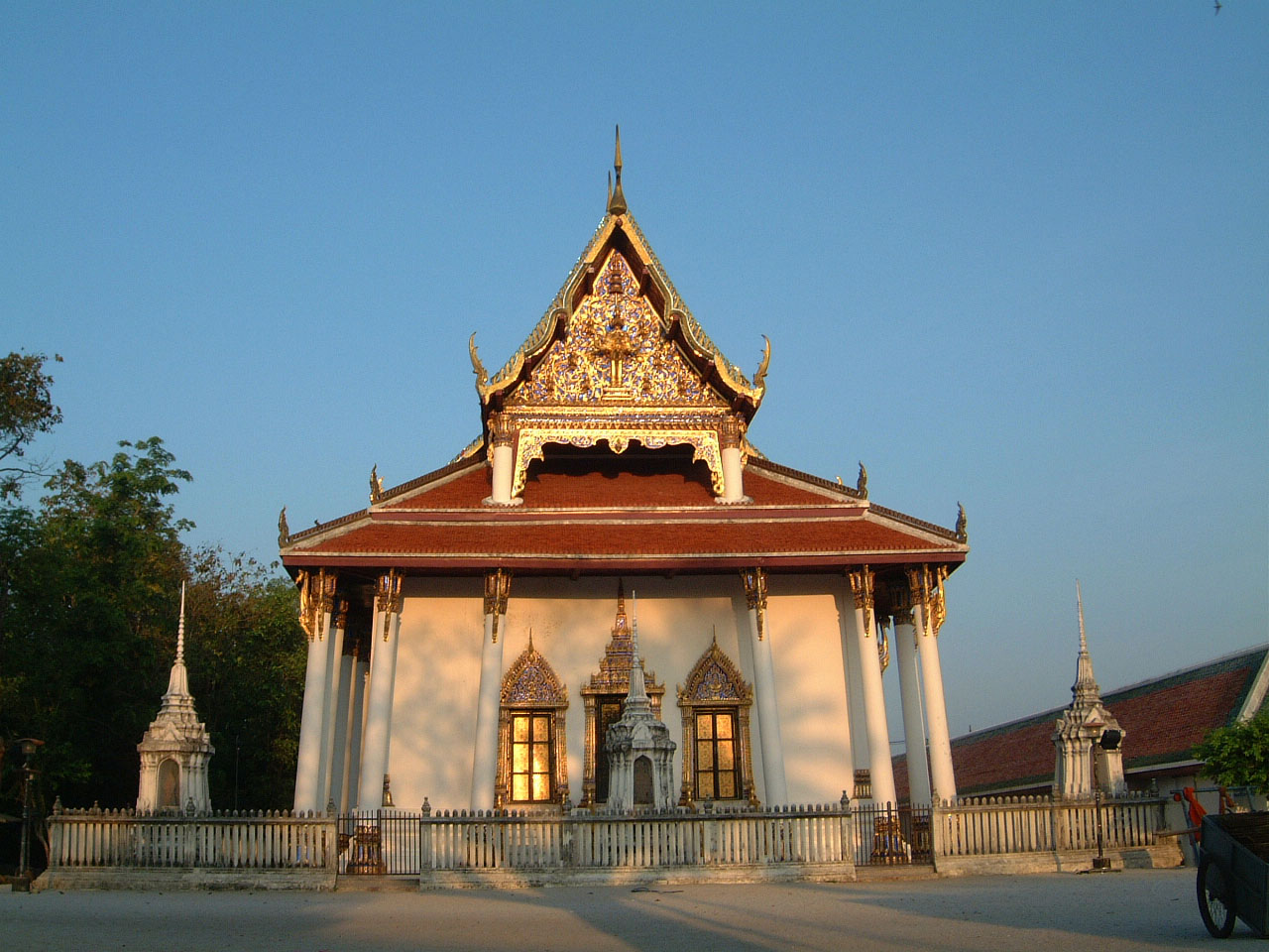 Wat Phra Baromathat Nakhon Srithammarat Apr 2001 03