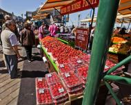 Asisbiz Fishermans Wharf Pier 39 friut stalls San Francisco Bay area CA 01