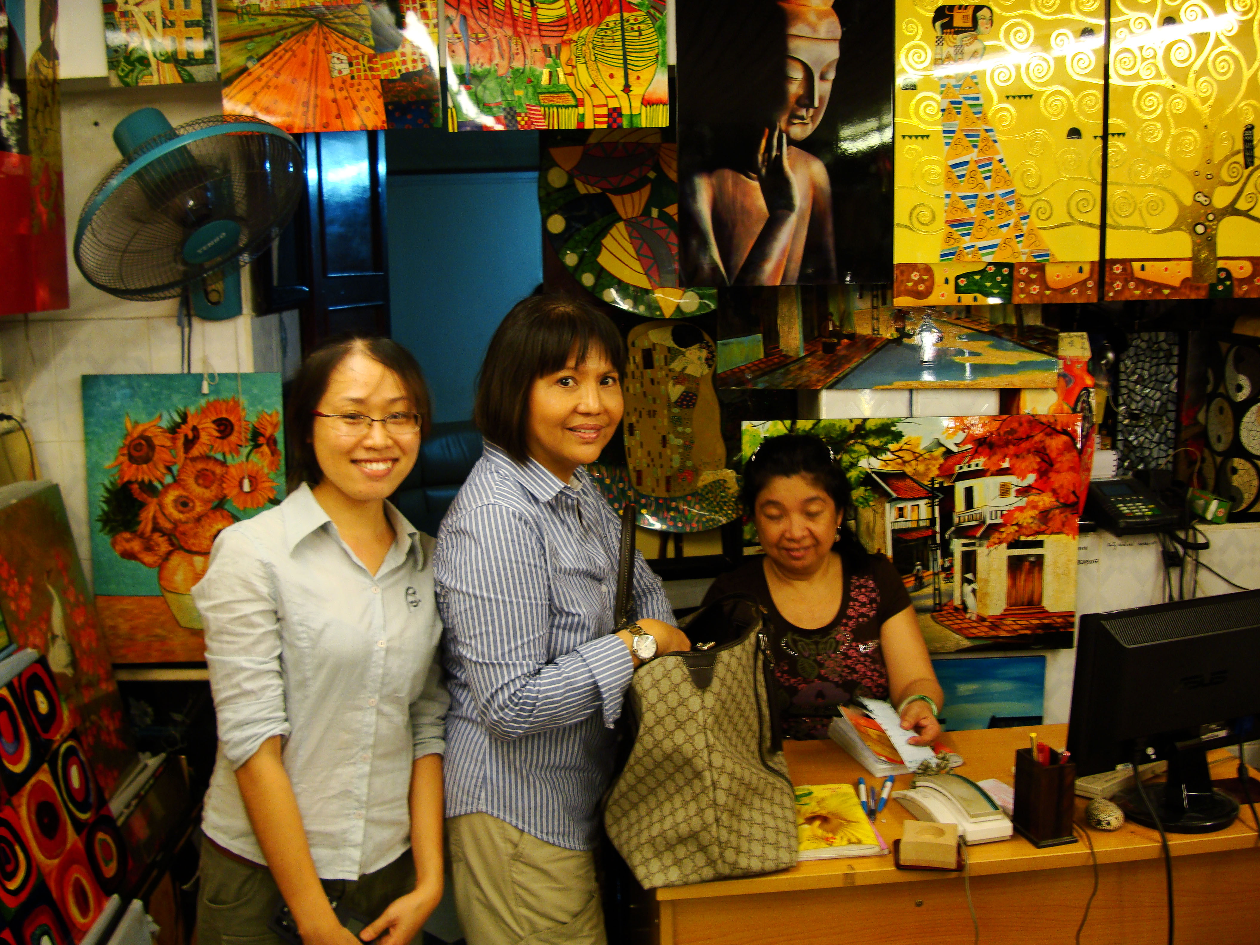 Vietnam Saigon HCMC Dong Khoi St shops Nov 2009 14