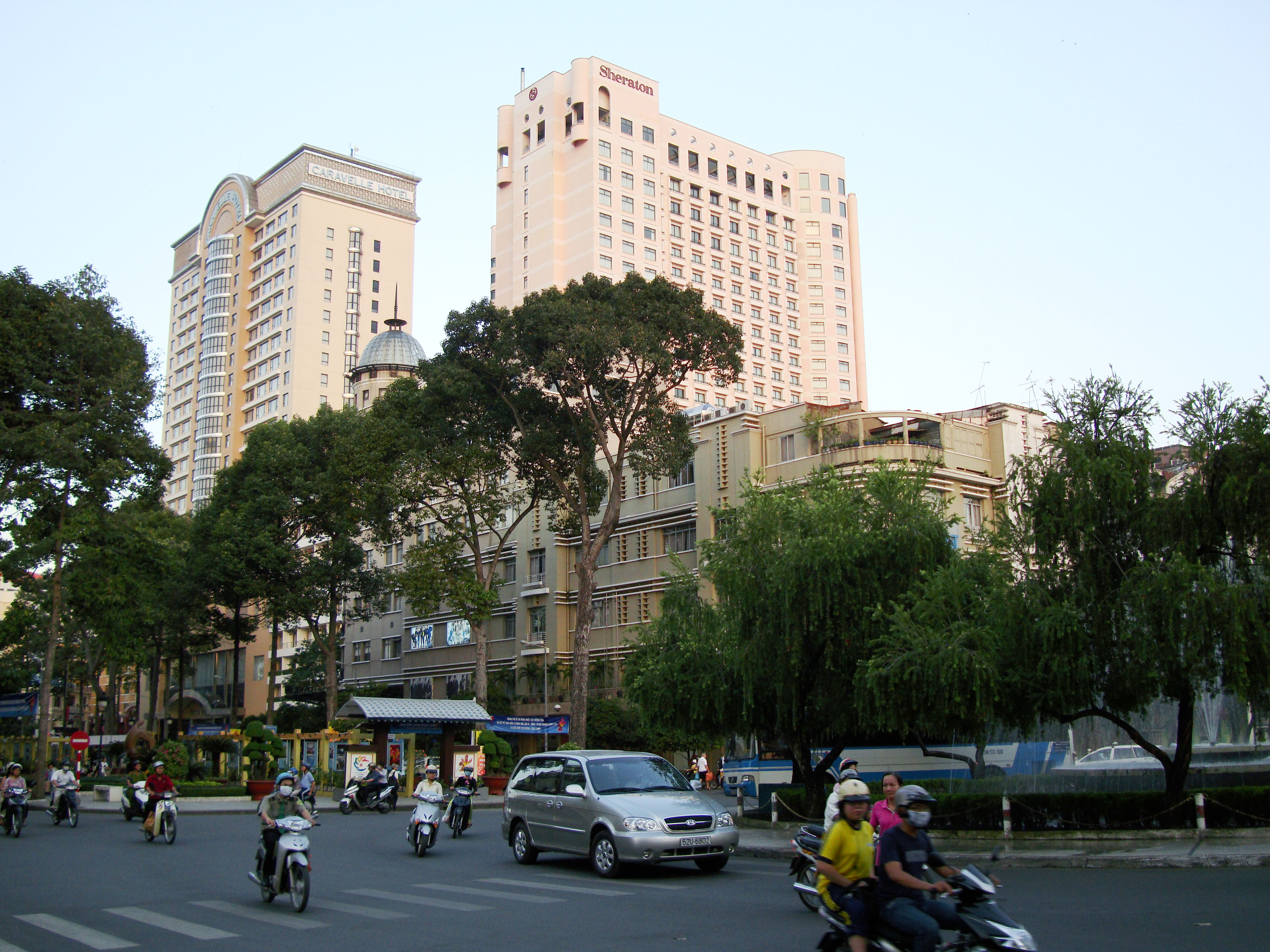 Vietnam HCMC Caravelle Hotel and Sheraton Hotel Saigon Nov 2009 01