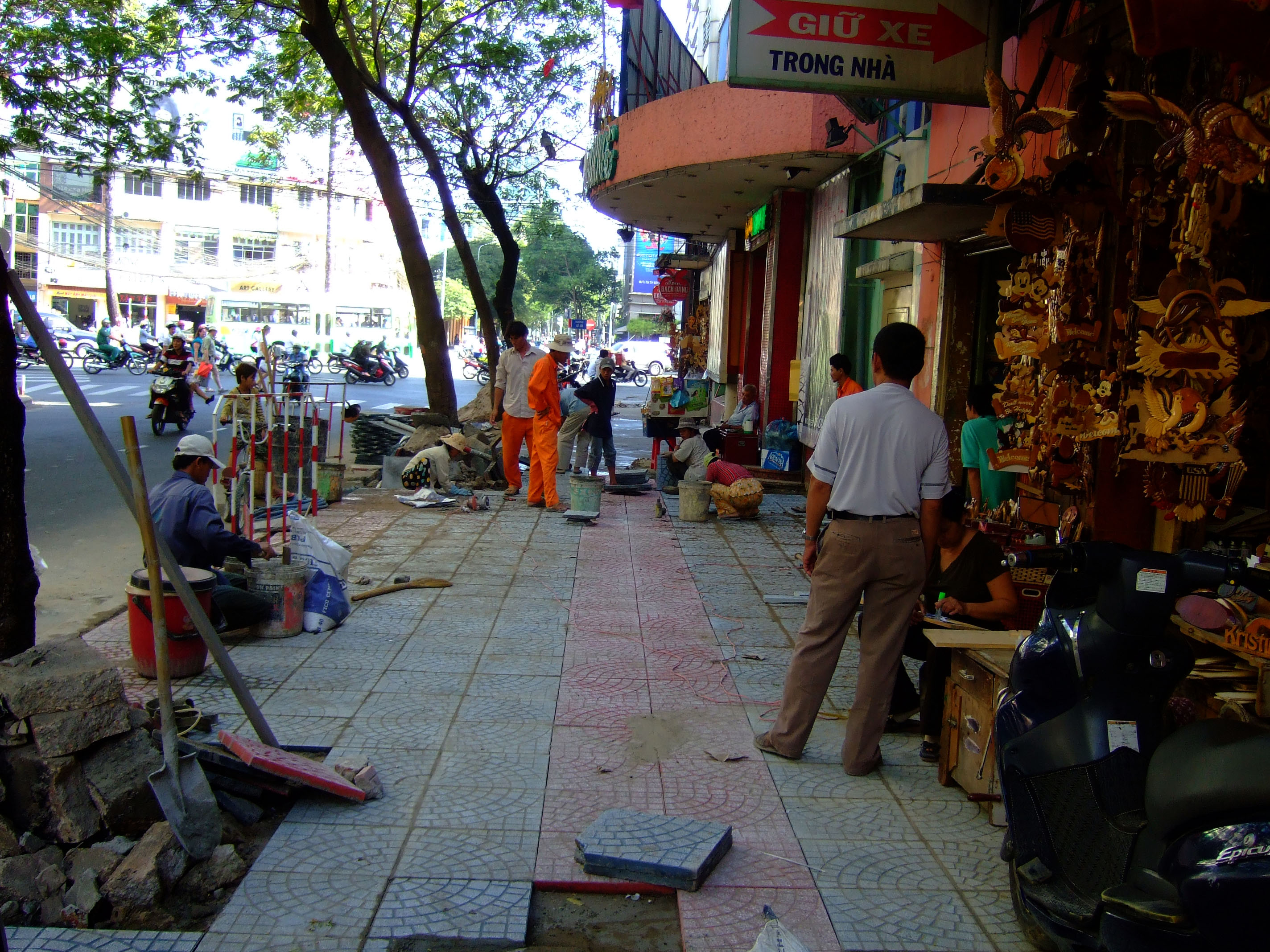 Vietnam Ho Chi Minh City Saigon street scenes construction Feb 2009 04