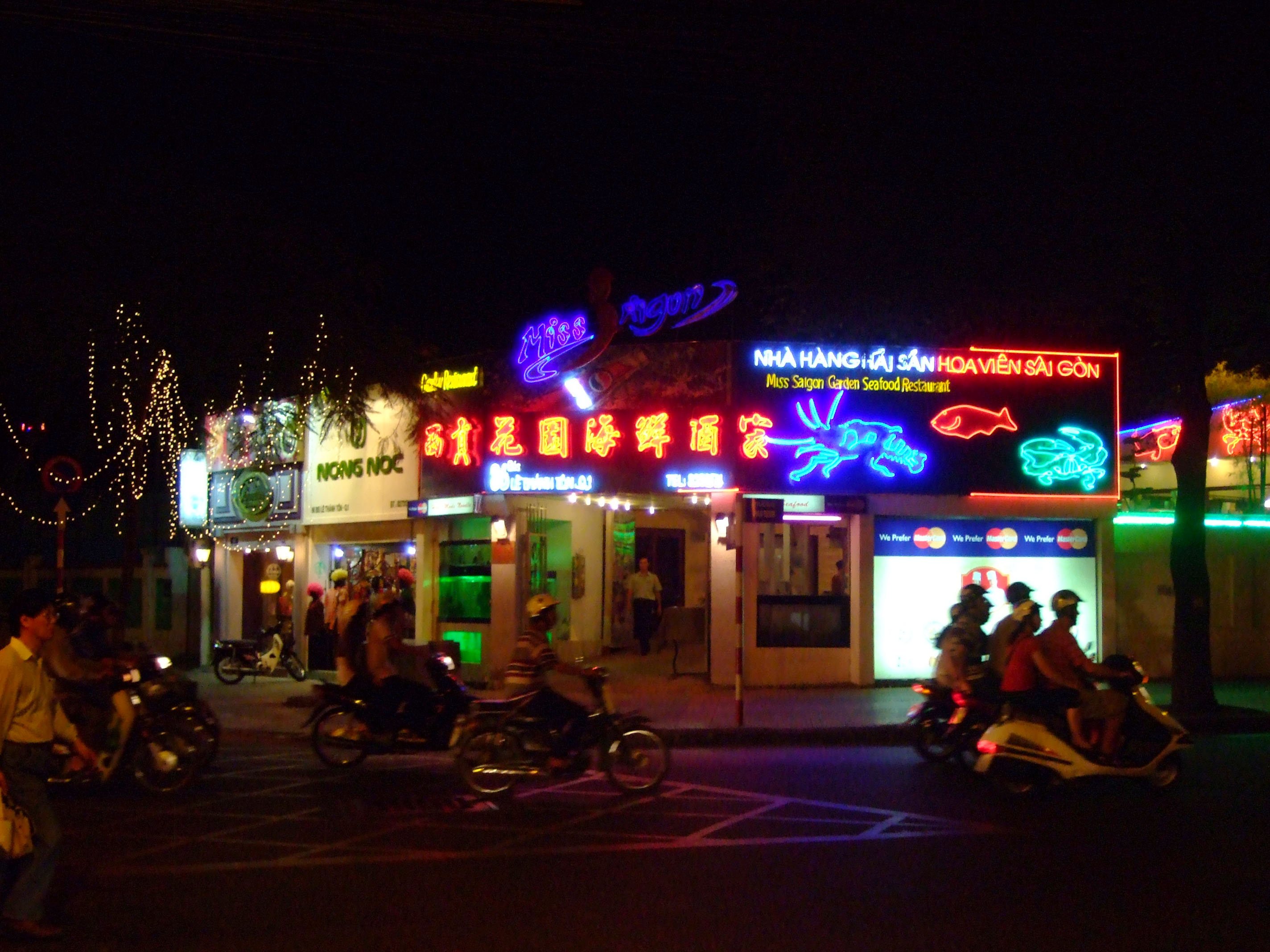 Vietnam Ho Chi Minh City Saigon street scenes everyday night life Feb 2009 09