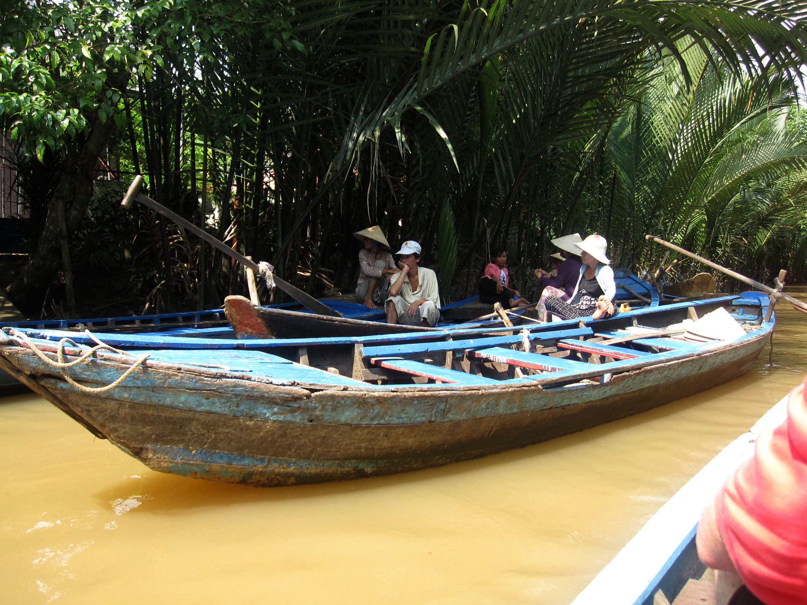 Mekong Delta Saigon River cruise 4th stage canoe Nov 2009 02
