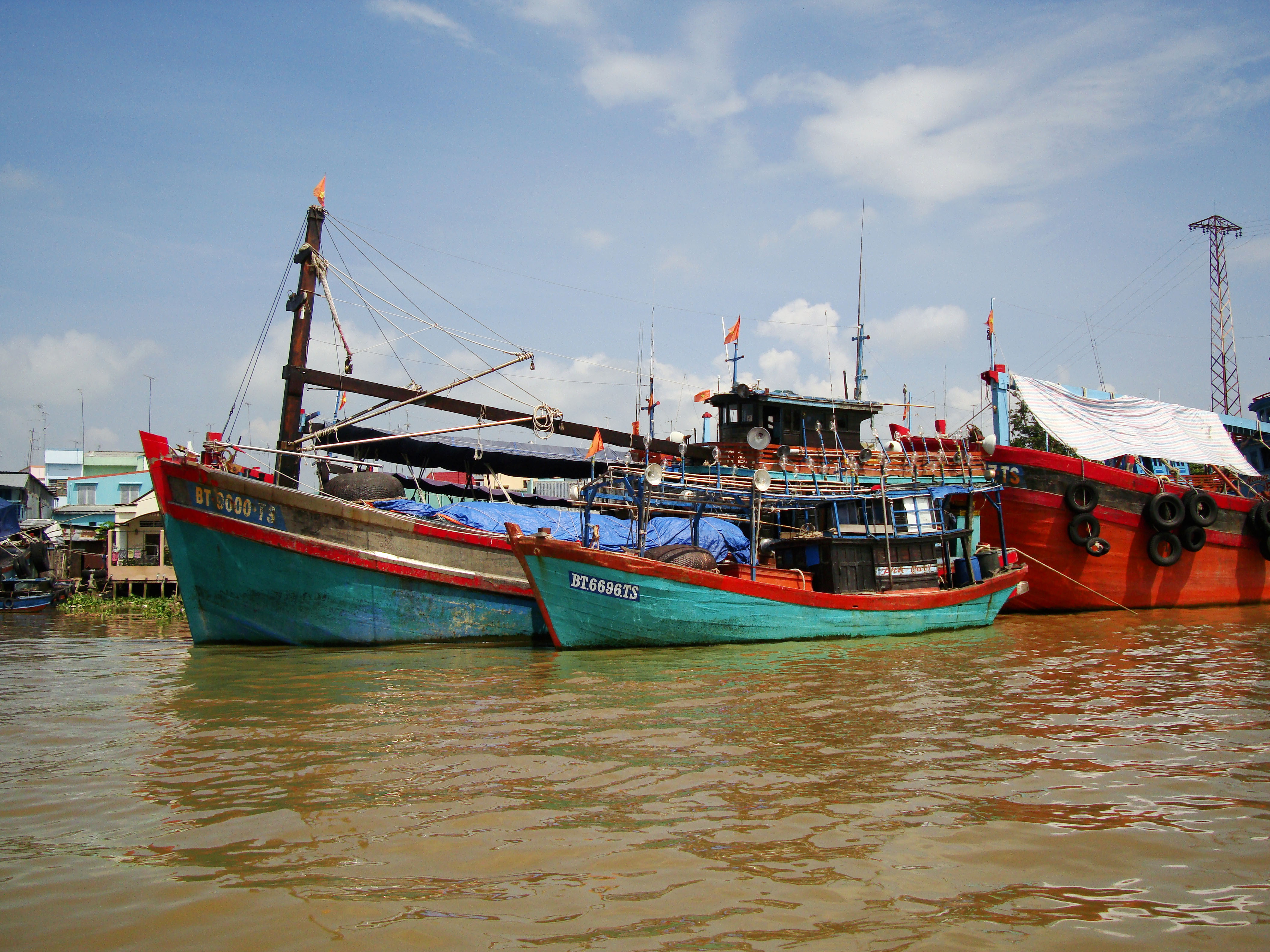Mekong Delta Saigon river Vietnamese fishing boats Nov 2009 04