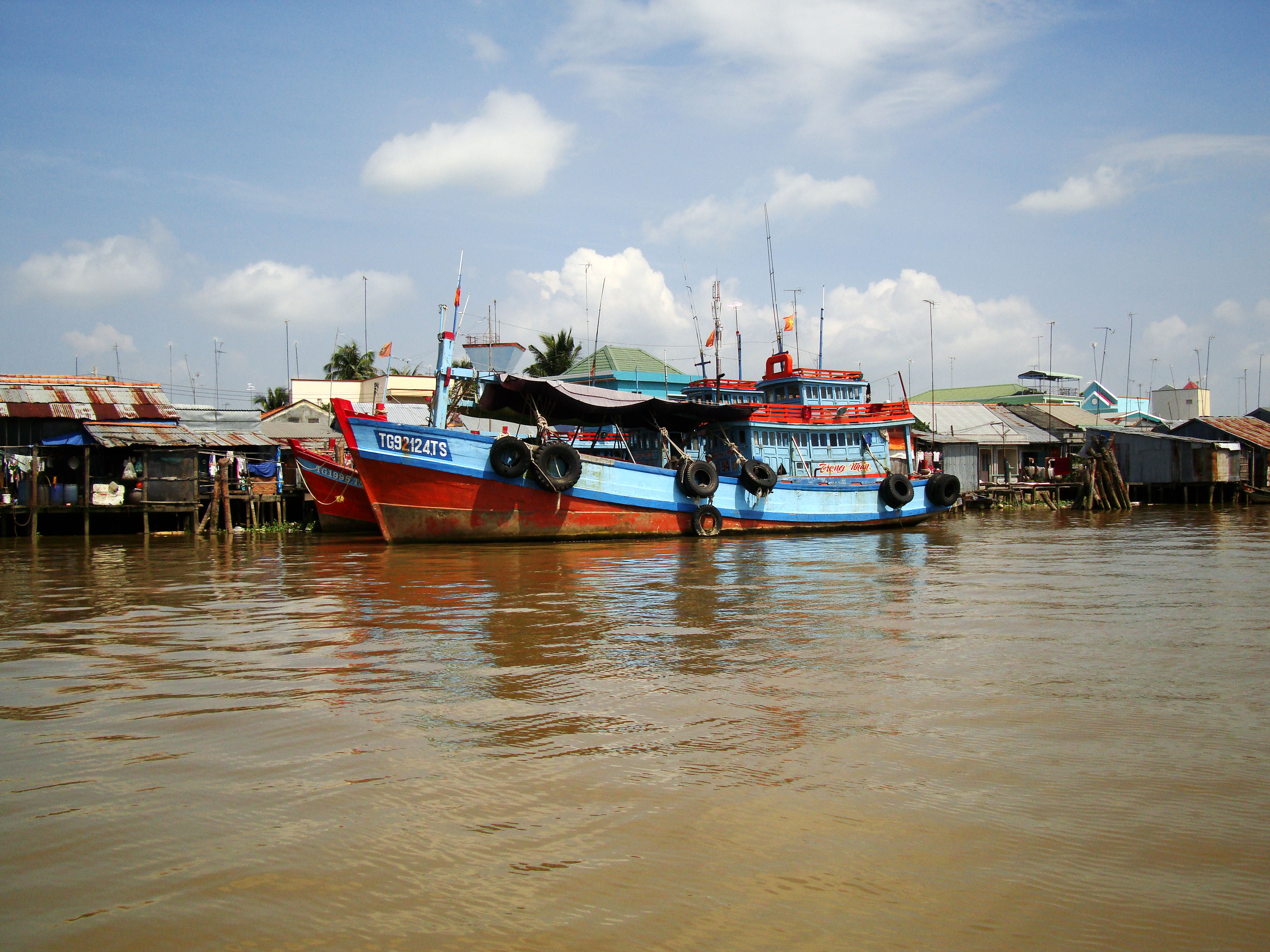 Mekong Delta Saigon river Vietnamese fishing boats Nov 2009 12