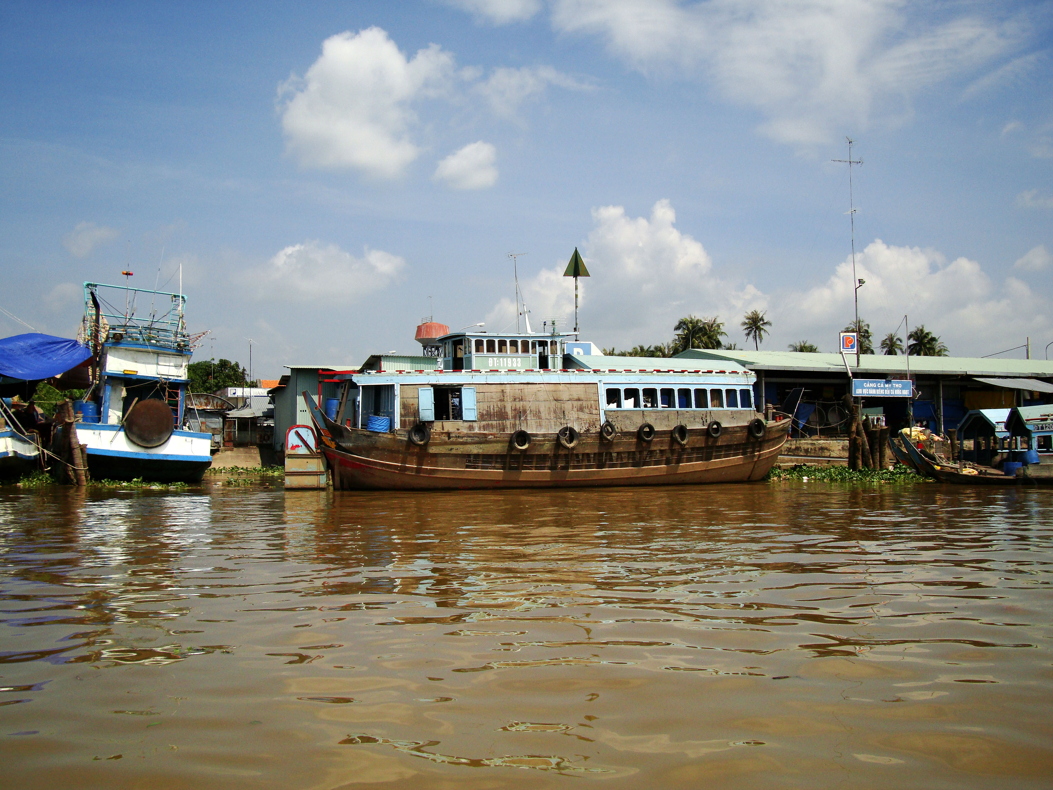 Mekong Delta Saigon river boats Nov 2009 09