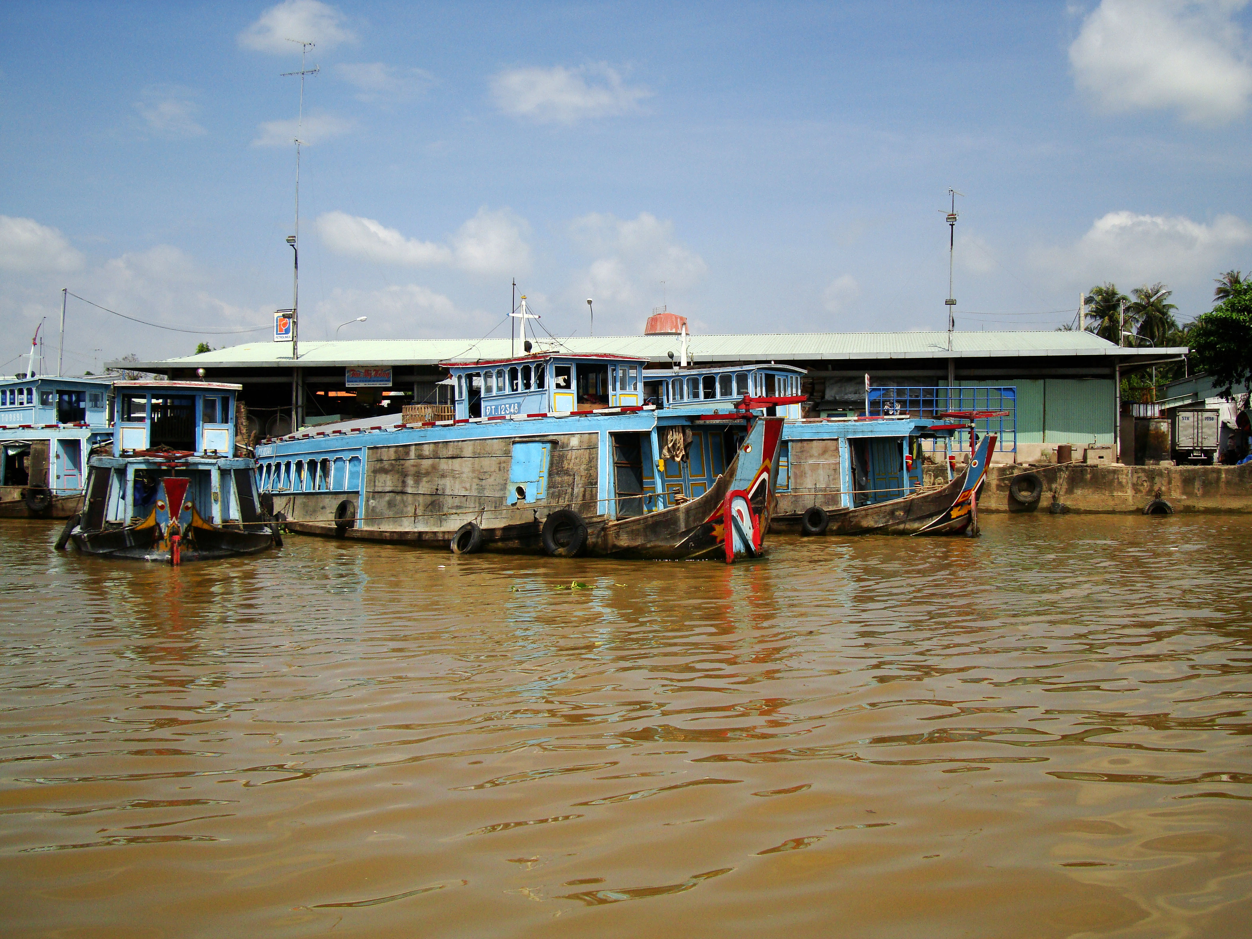 Mekong Delta Saigon river boats Nov 2009 13
