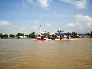Asisbiz Mekong Delta Saigon river Vietnamese fishing boats Nov 2009 31