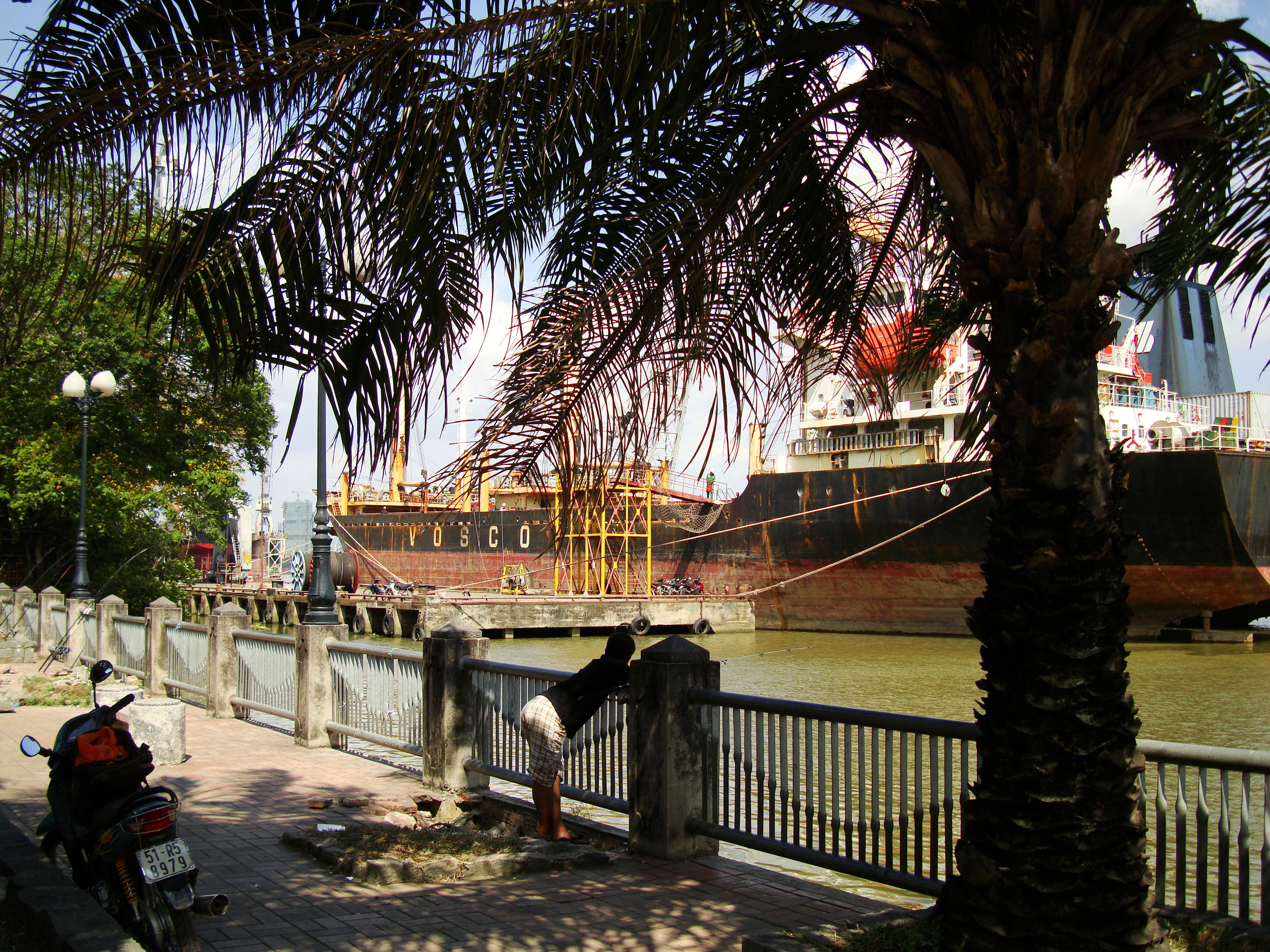 Vietnam HCMC Saigon river MS Vinh An Haiphong IND9251236 Nov 2009 02