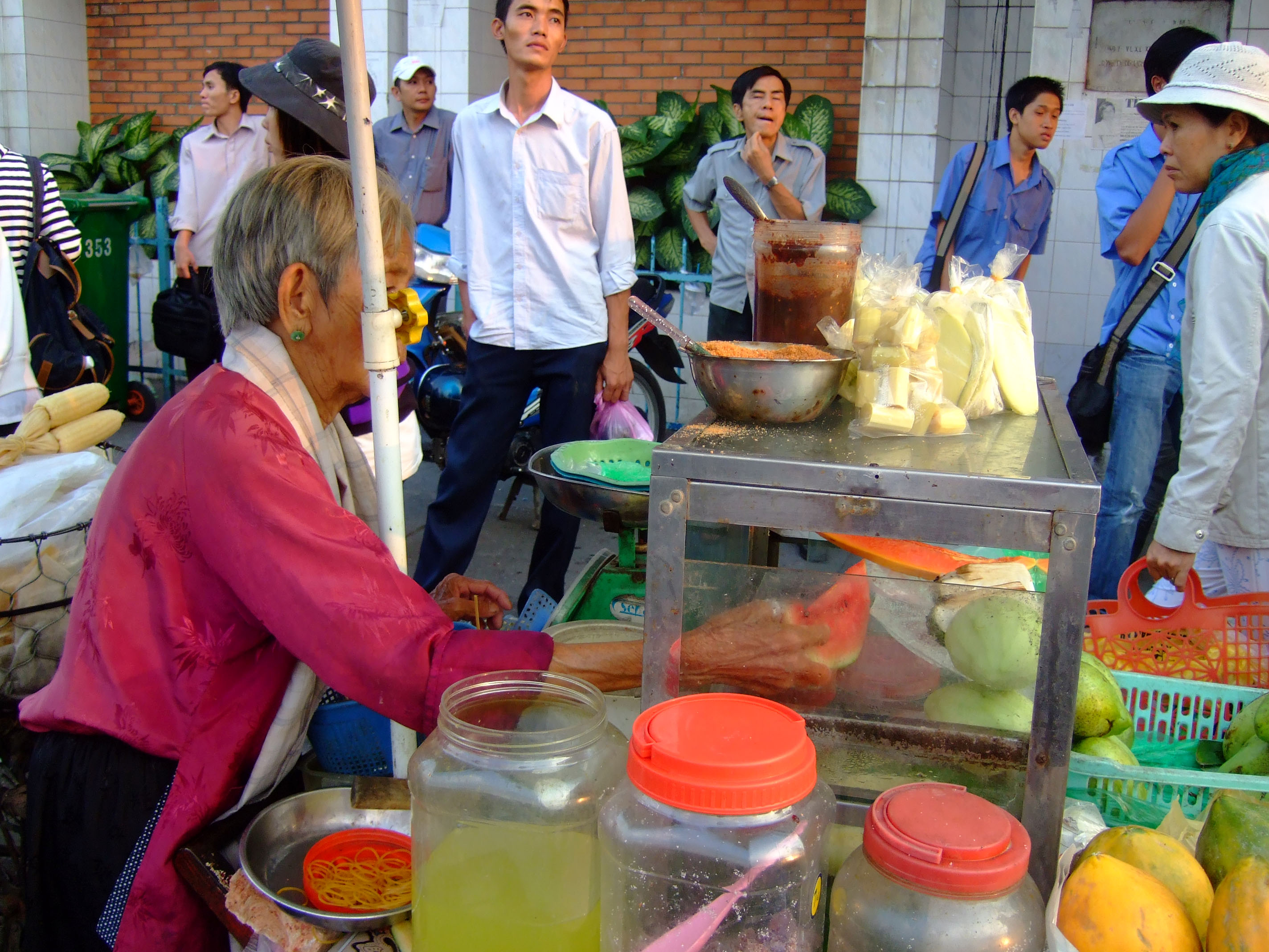 Vietnam Ho Chi Minh City Saigon Vietnamese Food Hawkers Feb 2009 16