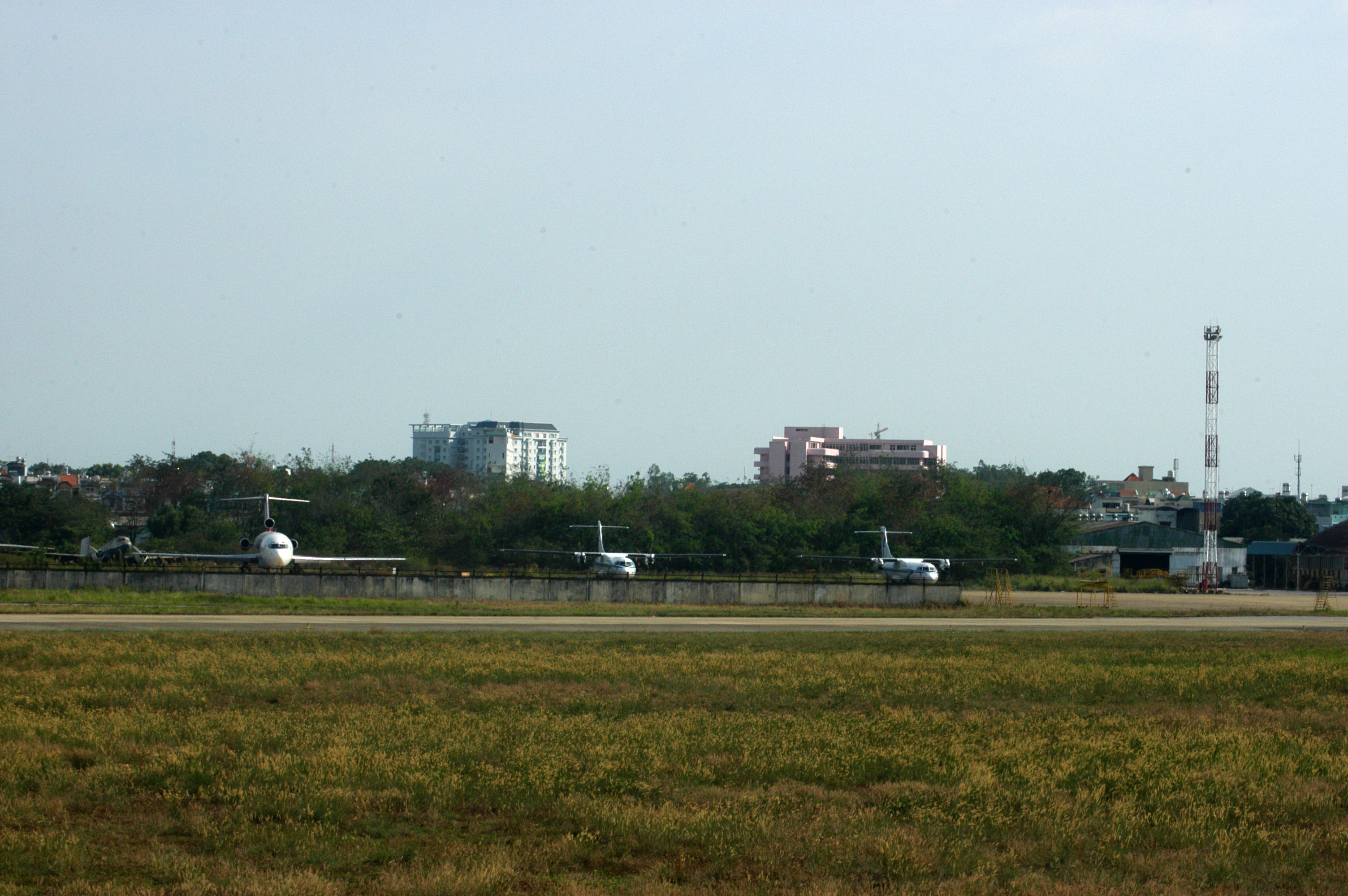 Departing Tan Son Nhat International Airport SGN VVTS Feb 2009 06