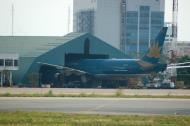 Asisbiz Tan Son Nhat Airport SGN VVTS Vietnam Airlines Feb 2009 02