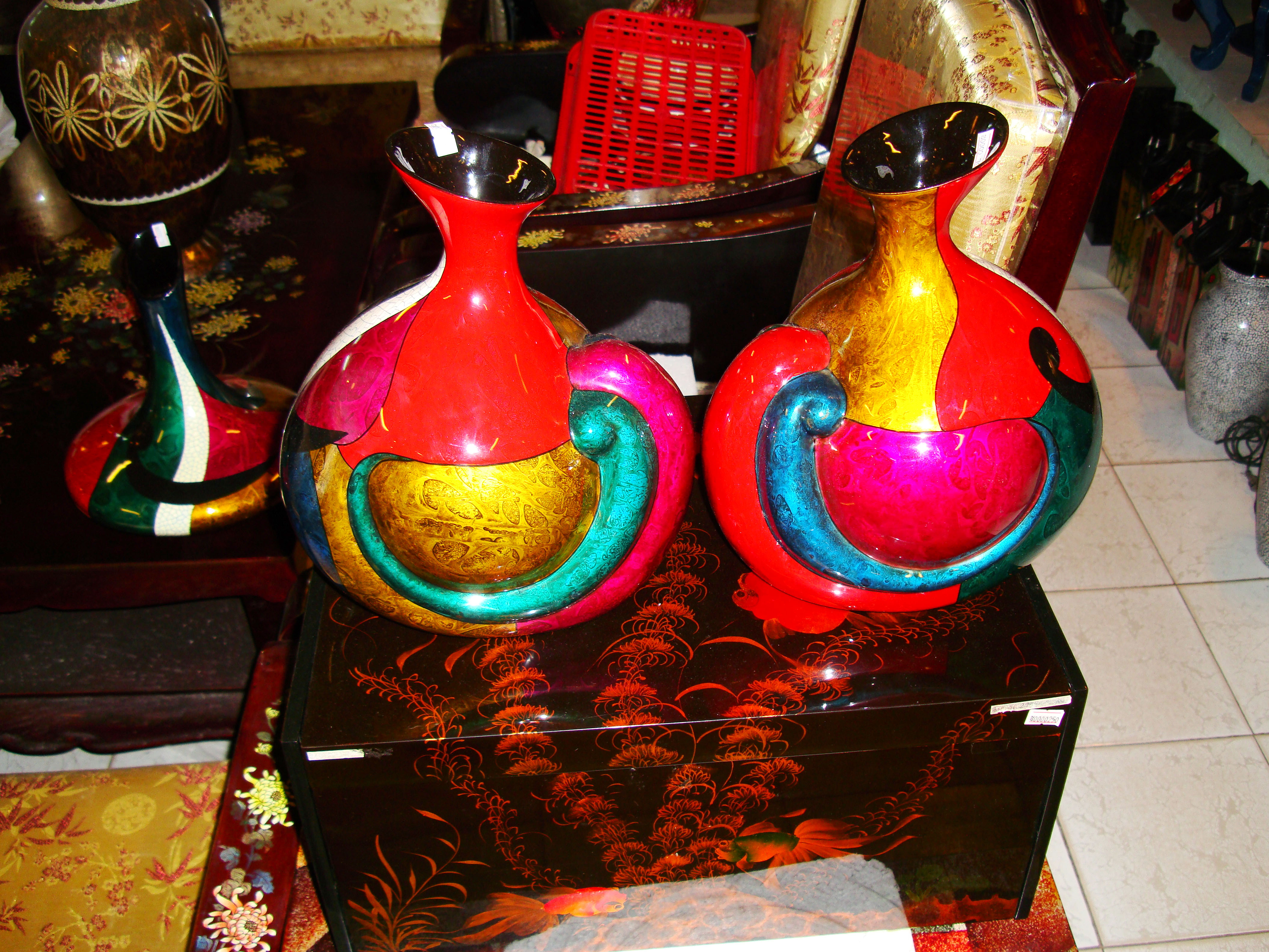 Vietnamese Lacquerware Vases Tay Son District 3 HCMC 2009 03
