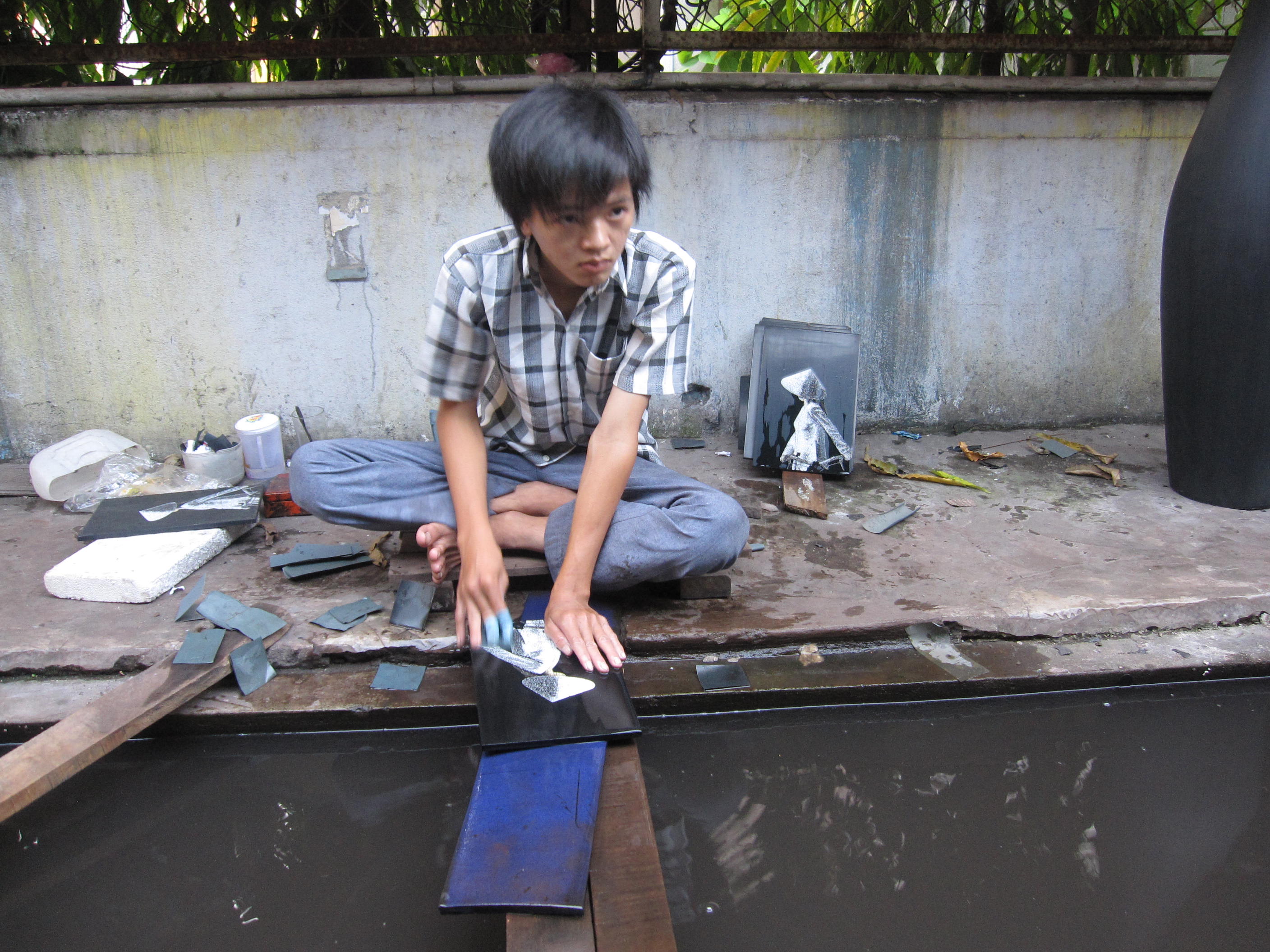 Vietnamese Lacquerware production process Nov 2009 12