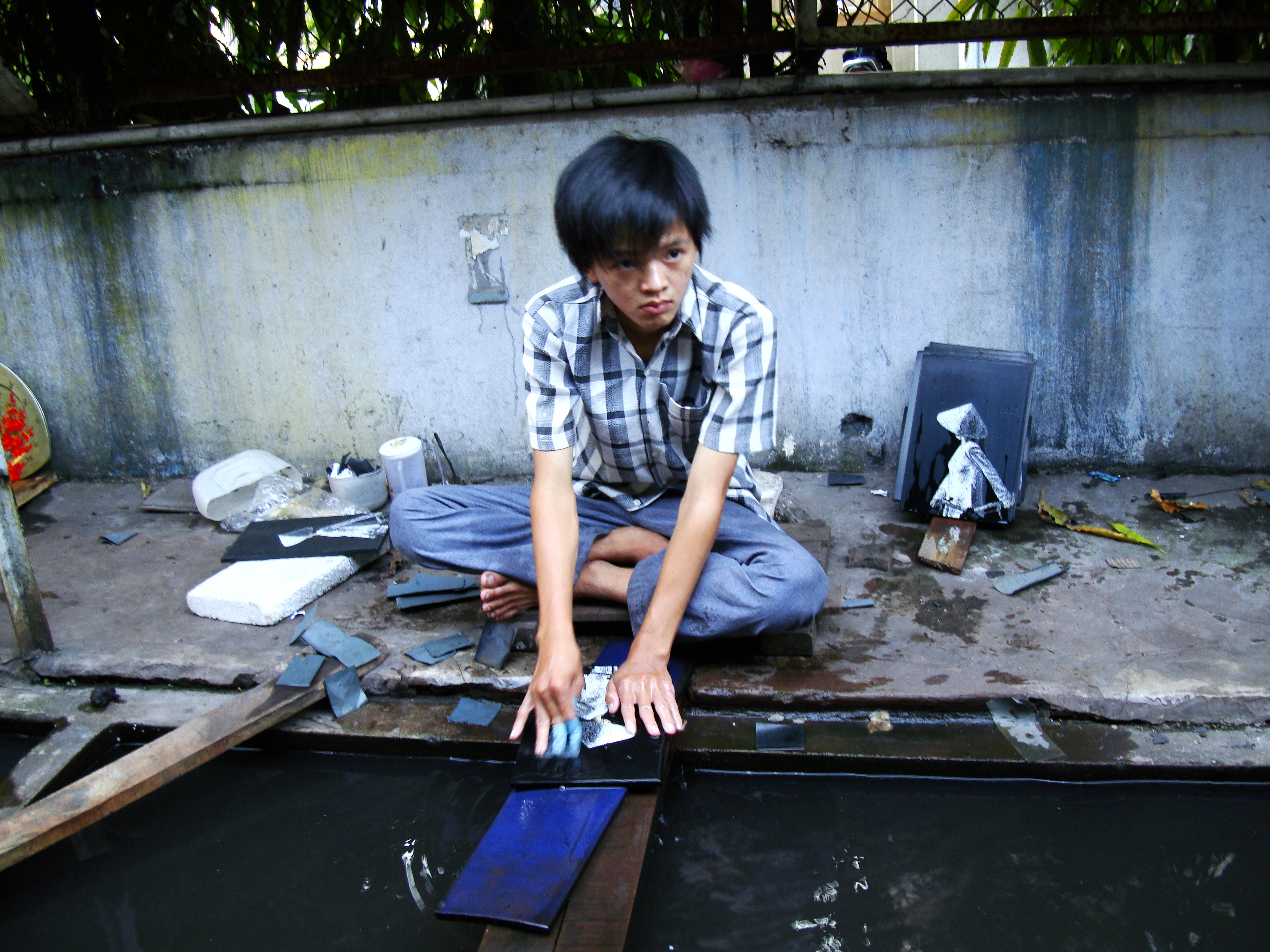 Vietnamese Lacquerware production process Nov 2009 14