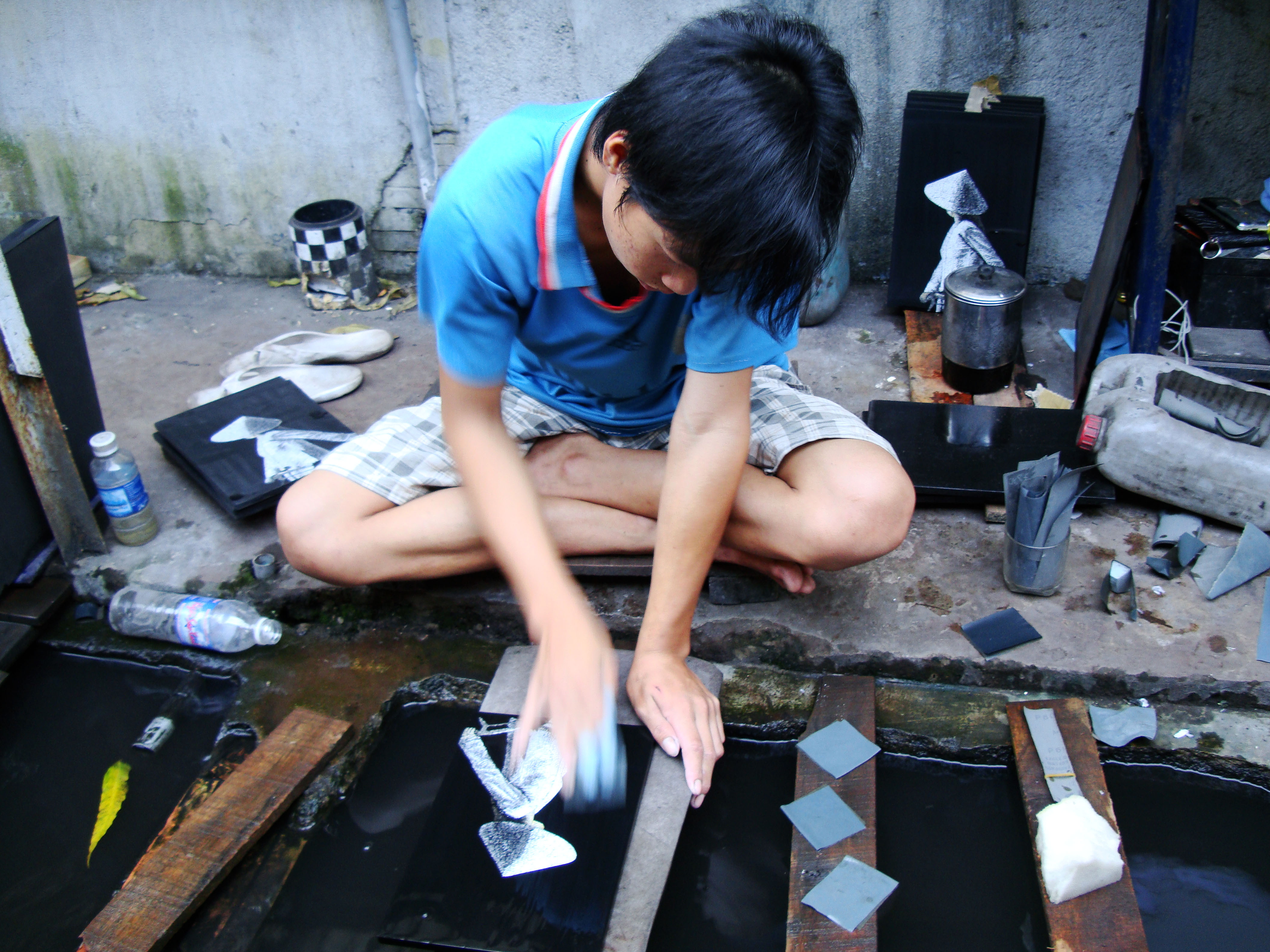 Vietnamese Lacquerware production process Nov 2009 19