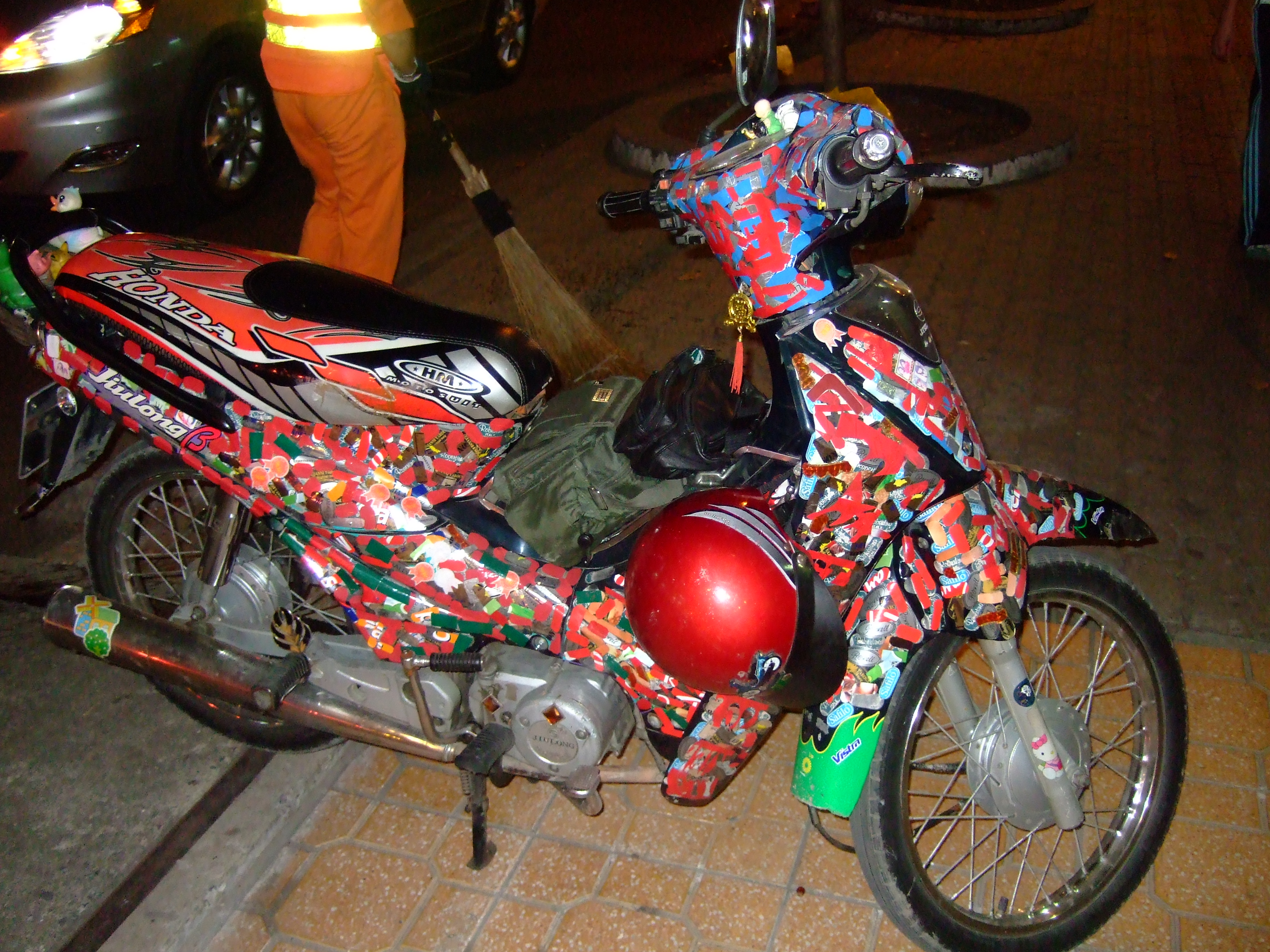 Vietnam Ho Chi Minh City motorbike street scenes Feb 2009 038